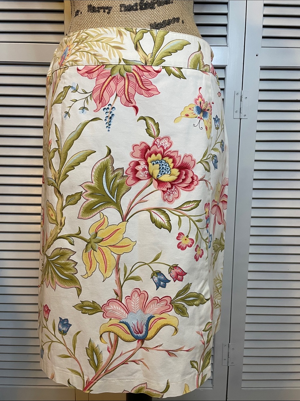 EUC Talbots Cream Floral Midi Skirt with Pink, Yellow & Green Accents - Sz 8